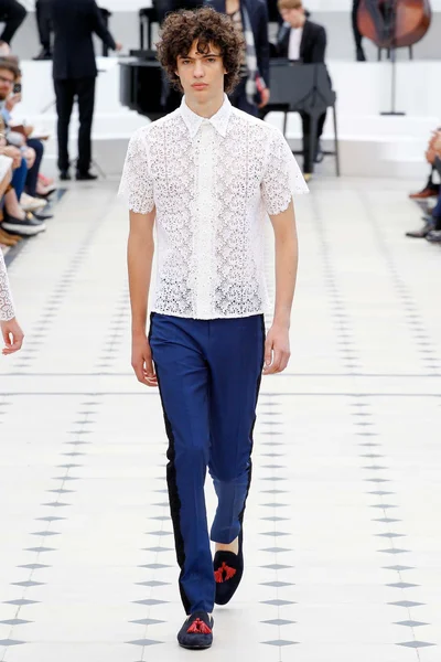 Look 45